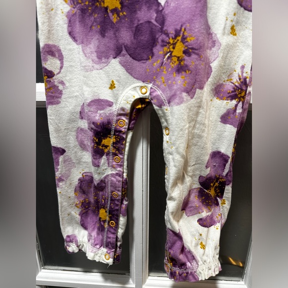 Burt’s Bees Floral Romper - Picture 3 of 6